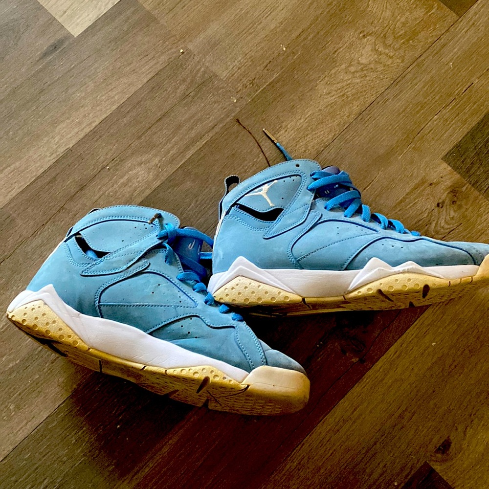 Jordan retro Pantone VIi size8